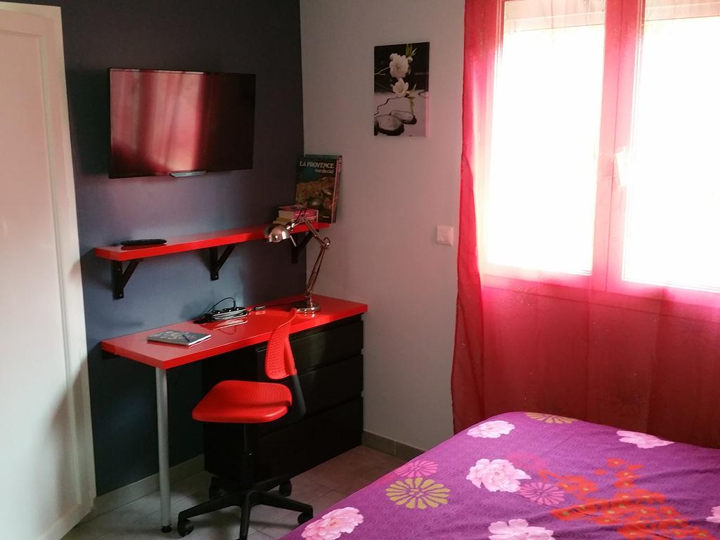 Petit Studio Au Calme Villa La Crau Luaran gambar